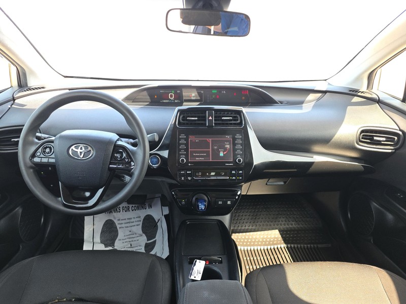 Toyota Prius Vehicle Full-screen Gallery Image 15