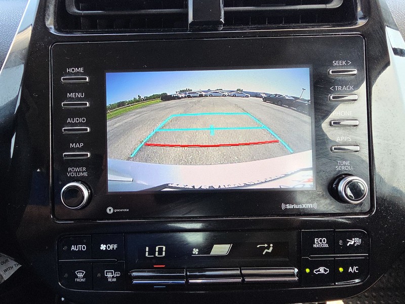 Toyota Prius Vehicle Full-screen Gallery Image 16