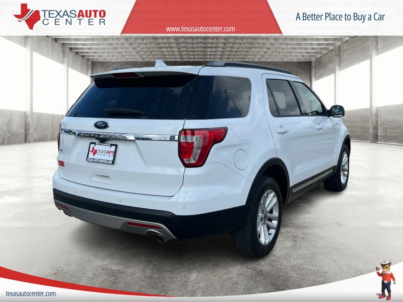 Ford Explorer Vehicle Full-screen Gallery Image 07