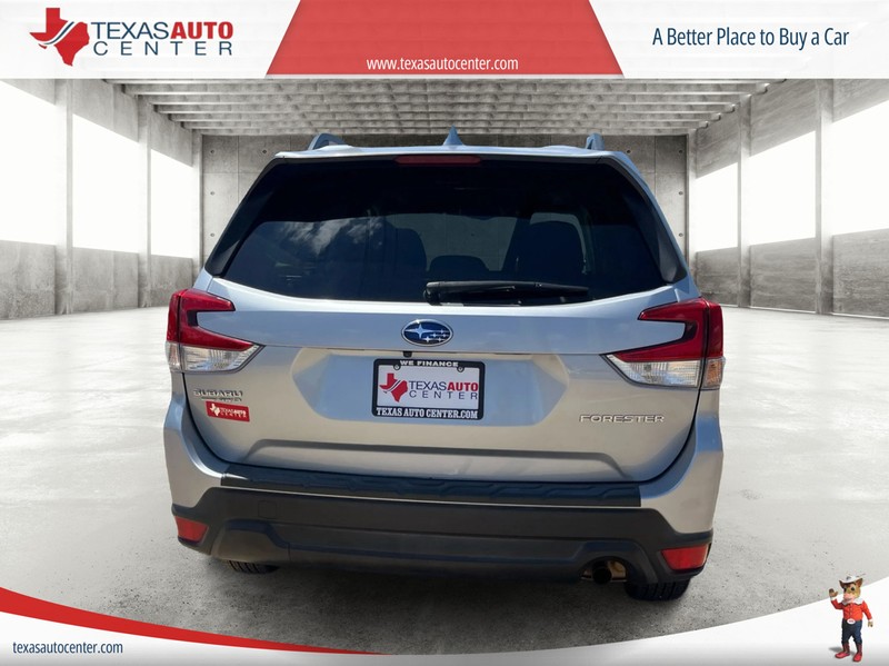 Subaru Forester Vehicle Full-screen Gallery Image 06