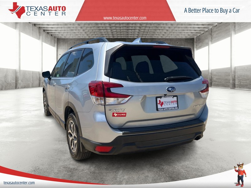 Subaru Forester Vehicle Full-screen Gallery Image 08