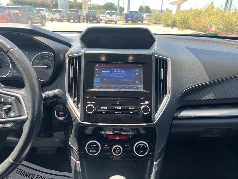 Subaru Forester Vehicle Full-screen Gallery Image 12
