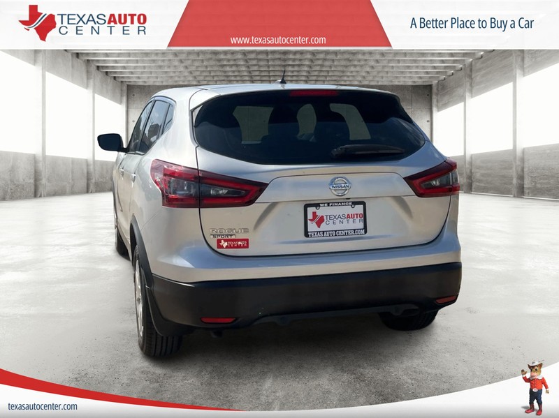 Nissan Rogue Sport Vehicle Full-screen Gallery Image 08