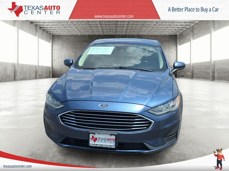Ford Fusion Vehicle Full-screen Gallery Image 03