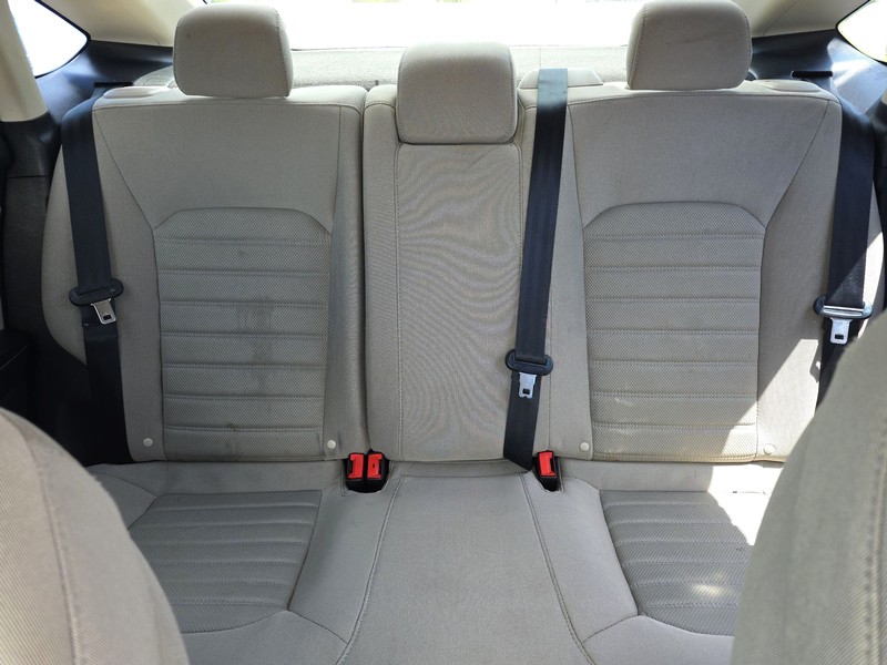 Ford Fusion Vehicle Full-screen Gallery Image 13