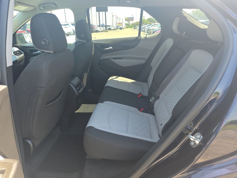 Chevrolet Equinox Vehicle Full-screen Gallery Image 10