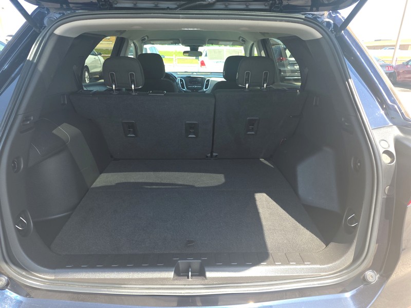 Chevrolet Equinox Vehicle Full-screen Gallery Image 11