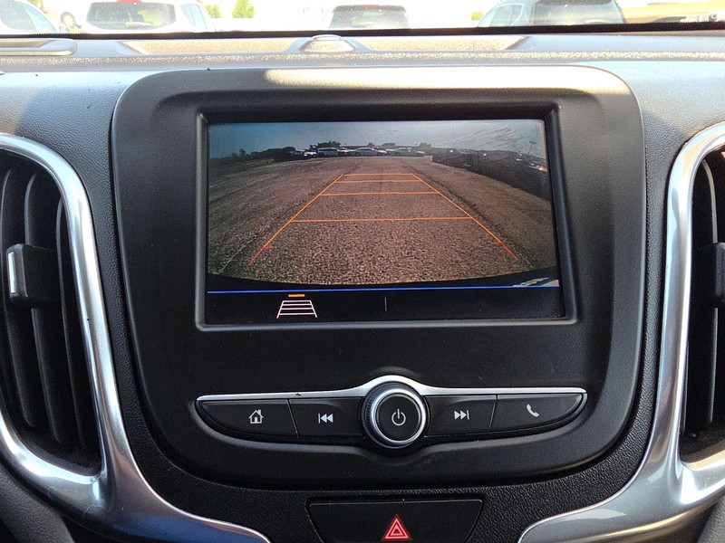 Chevrolet Equinox Vehicle Full-screen Gallery Image 17