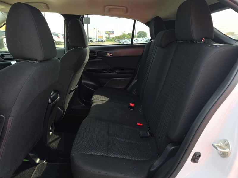 Mitsubishi Eclipse Cross Vehicle Full-screen Gallery Image 10