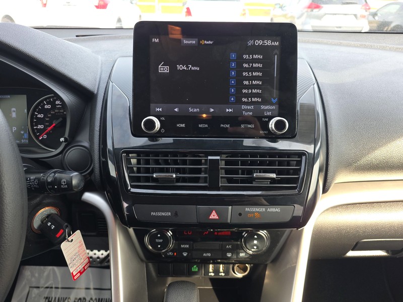 Mitsubishi Eclipse Cross Vehicle Full-screen Gallery Image 12