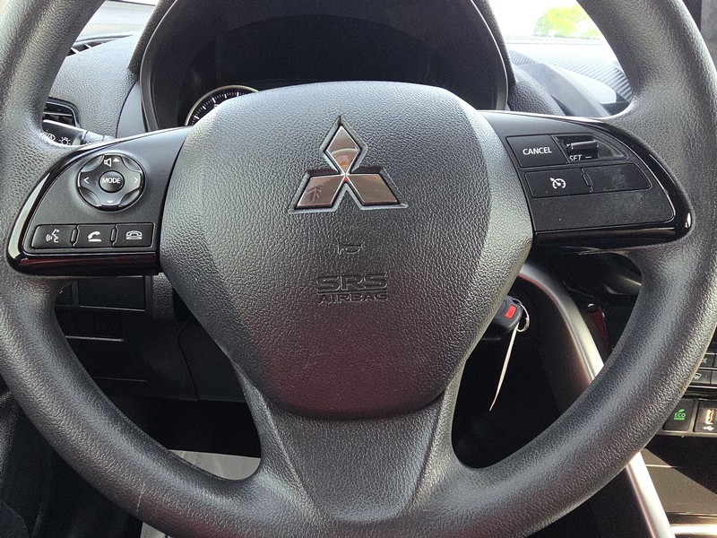 Mitsubishi Eclipse Cross Vehicle Full-screen Gallery Image 14