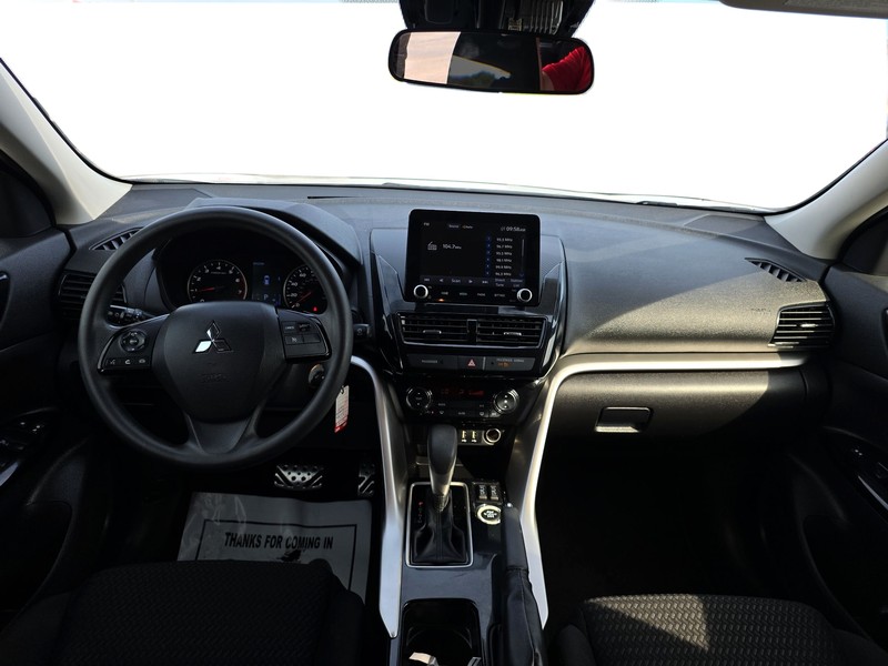 Mitsubishi Eclipse Cross Vehicle Full-screen Gallery Image 16
