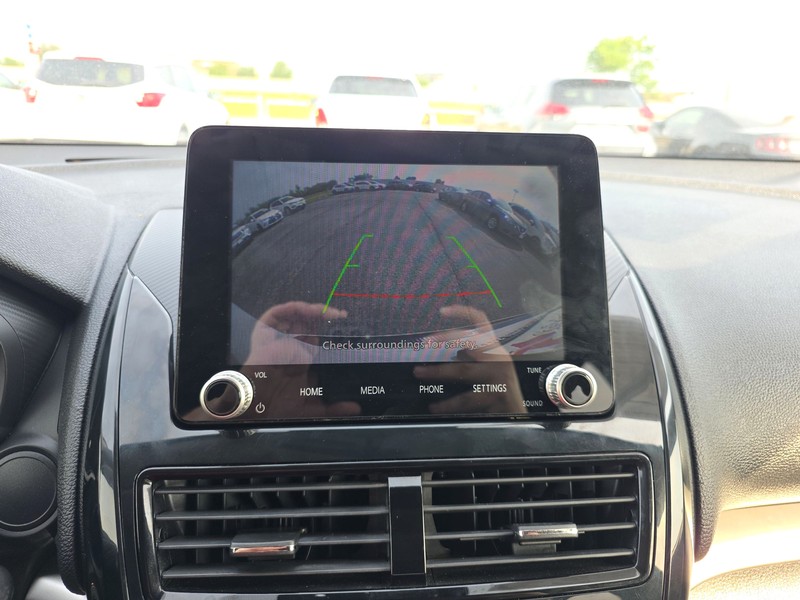 Mitsubishi Eclipse Cross Vehicle Full-screen Gallery Image 17