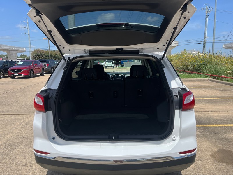 Chevrolet Equinox Vehicle Full-screen Gallery Image 11