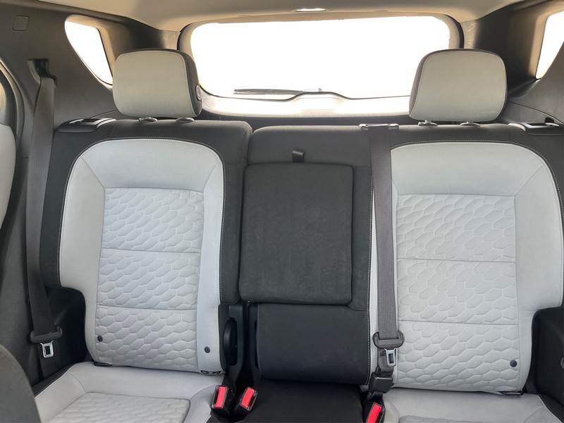Chevrolet Equinox Vehicle Full-screen Gallery Image 13