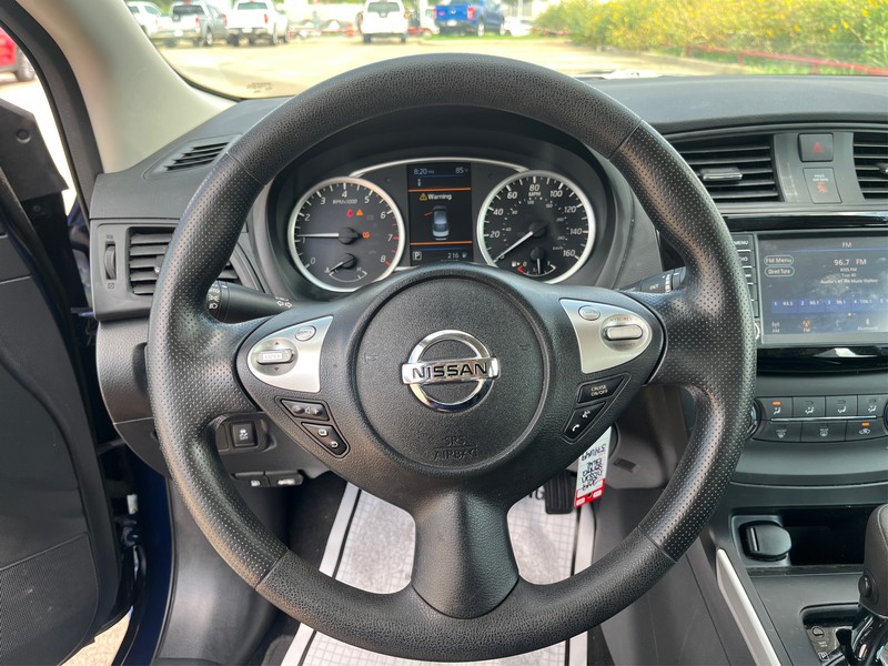 Nissan Sentra Vehicle Full-screen Gallery Image 14