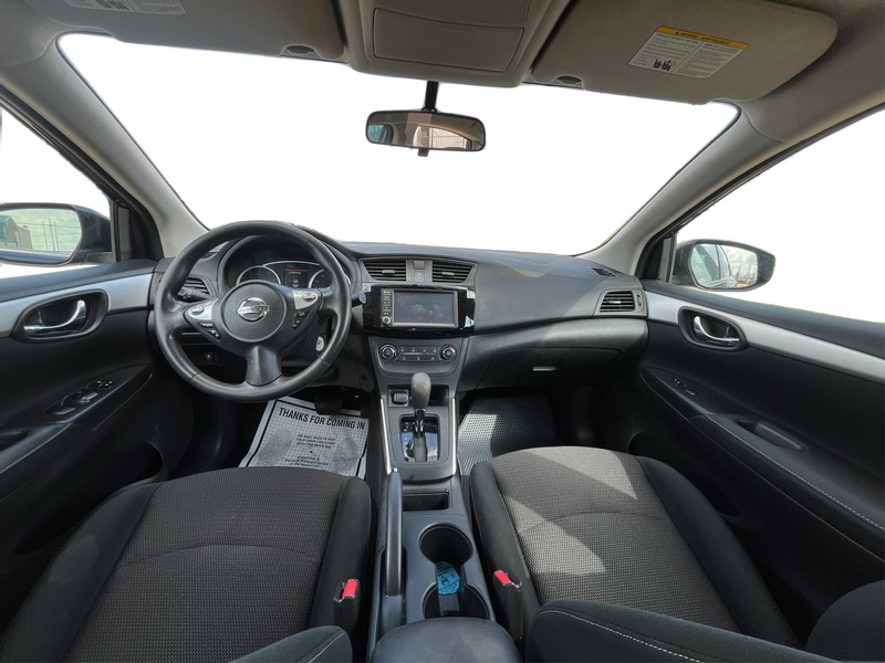 Nissan Sentra Vehicle Full-screen Gallery Image 16