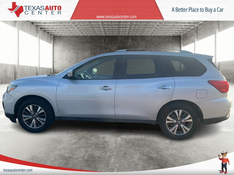 Nissan Pathfinder Vehicle Full-screen Gallery Image 05