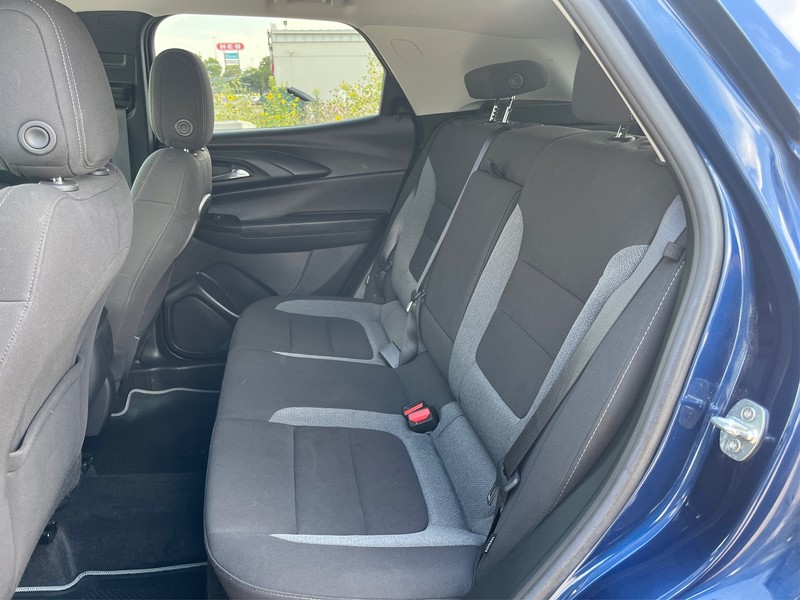 Chevrolet Trailblazer Vehicle Full-screen Gallery Image 10