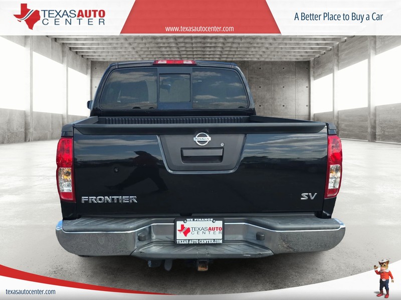 Nissan Frontier Vehicle Full-screen Gallery Image 06