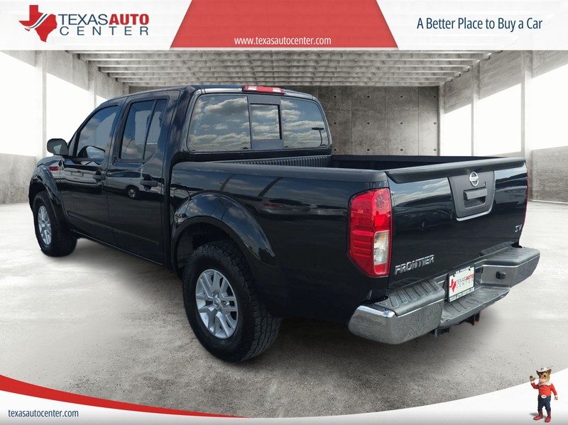 Nissan Frontier Vehicle Full-screen Gallery Image 08