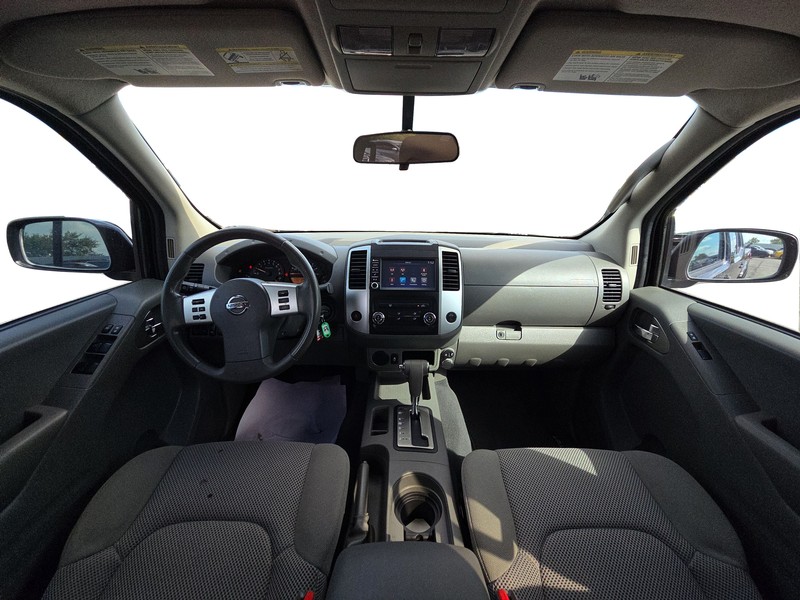 Nissan Frontier Vehicle Full-screen Gallery Image 14