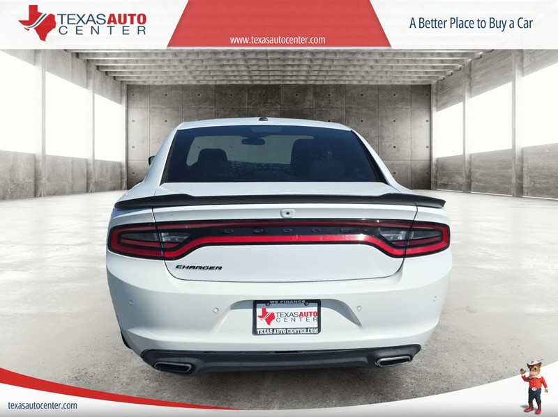 Dodge Charger Vehicle Full-screen Gallery Image 06