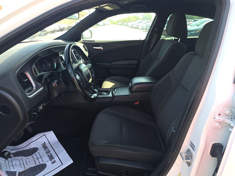 Dodge Charger Vehicle Full-screen Gallery Image 09