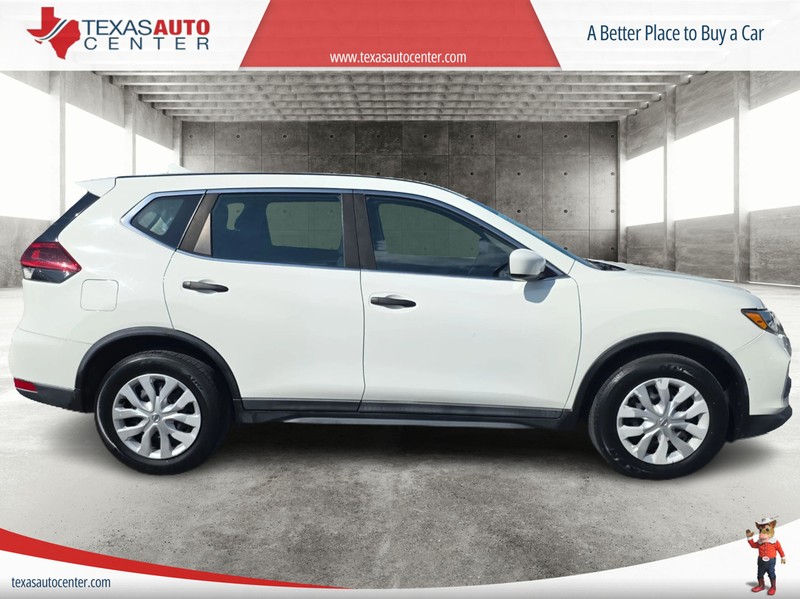 Nissan Rogue Vehicle Full-screen Gallery Image 04