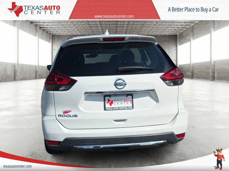 Nissan Rogue Vehicle Full-screen Gallery Image 06