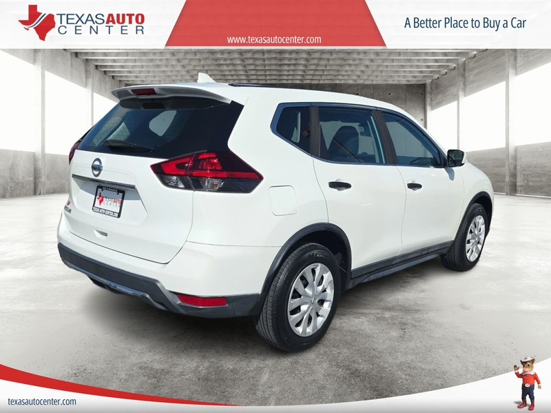Nissan Rogue Vehicle Full-screen Gallery Image 07
