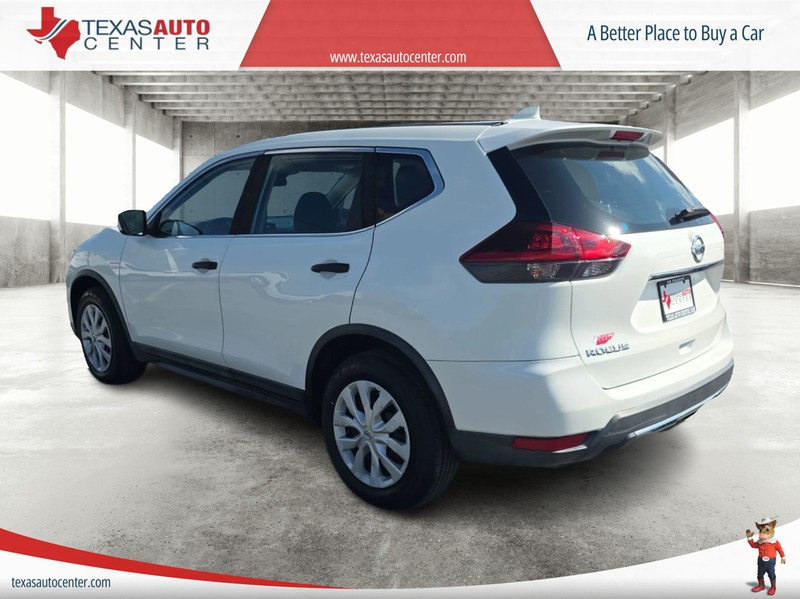 Nissan Rogue Vehicle Full-screen Gallery Image 08