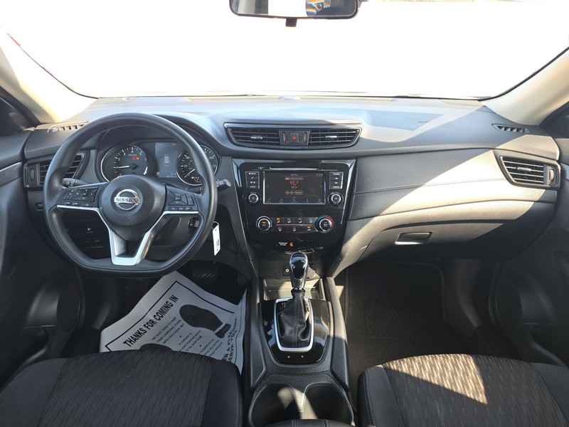 Nissan Rogue Vehicle Full-screen Gallery Image 16