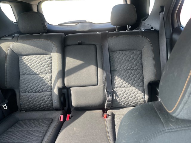 Chevrolet Equinox Vehicle Full-screen Gallery Image 13