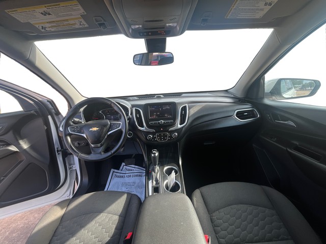 Chevrolet Equinox Vehicle Full-screen Gallery Image 15