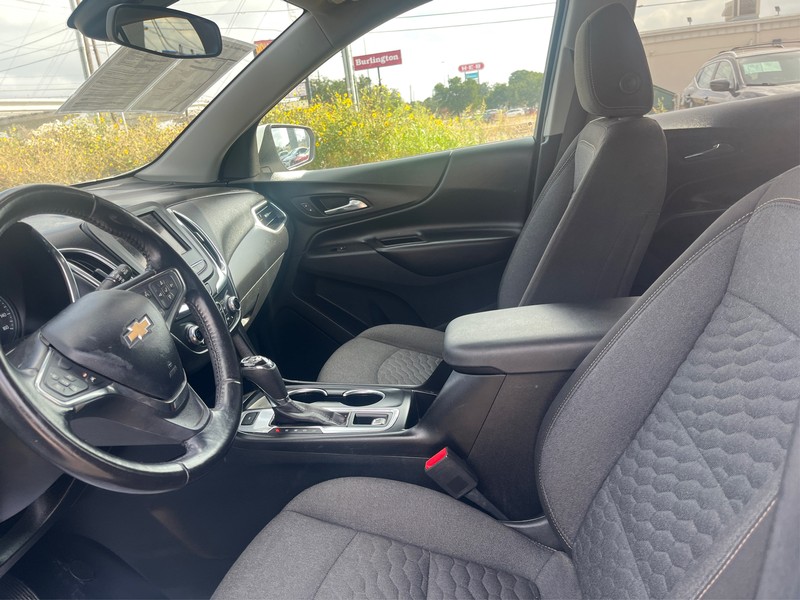 Chevrolet Equinox Vehicle Full-screen Gallery Image 7
