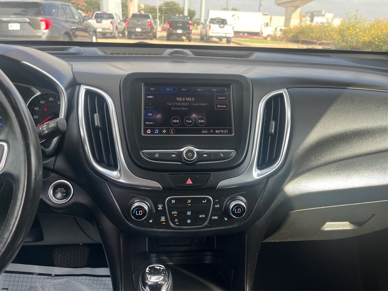 Chevrolet Equinox Vehicle Full-screen Gallery Image 10