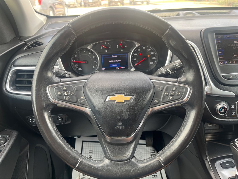 Chevrolet Equinox Vehicle Full-screen Gallery Image 12