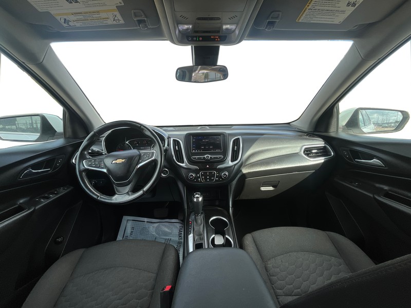 Chevrolet Equinox Vehicle Full-screen Gallery Image 13
