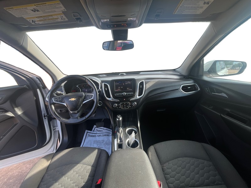 Chevrolet Equinox Vehicle Full-screen Gallery Image 16