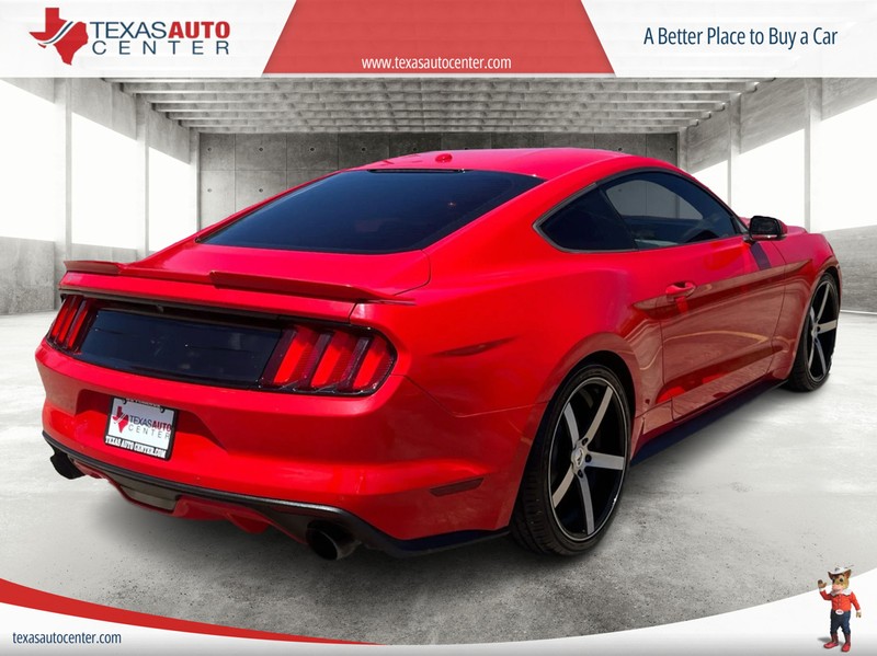 Ford Mustang Vehicle Full-screen Gallery Image 07