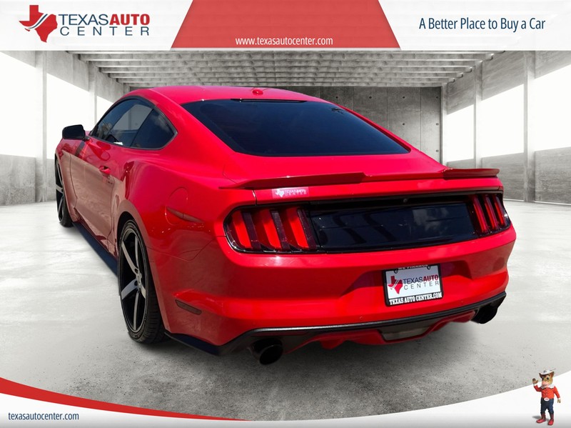 Ford Mustang Vehicle Full-screen Gallery Image 08