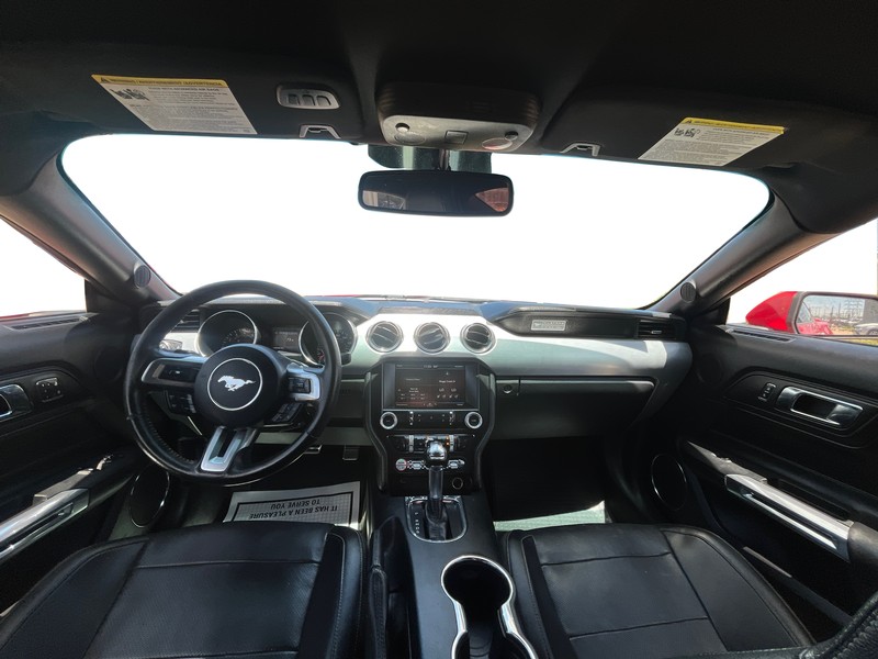 Ford Mustang Vehicle Full-screen Gallery Image 15