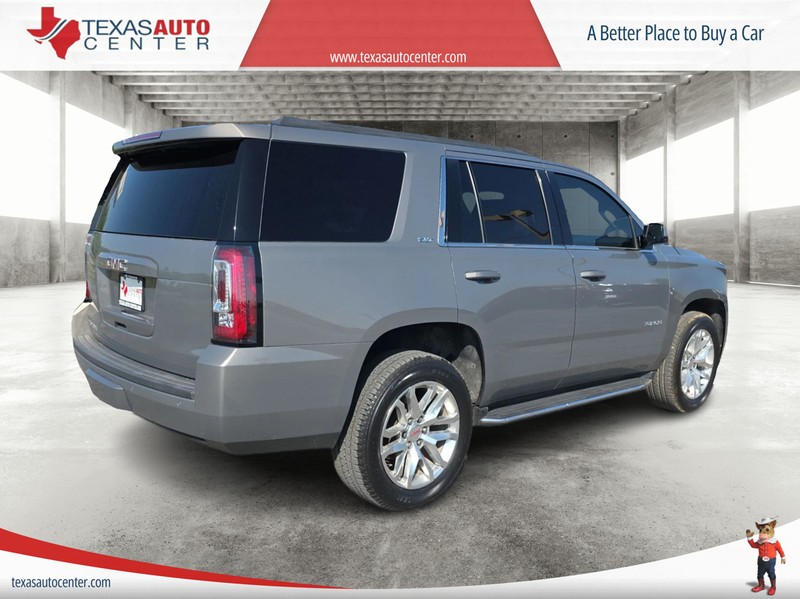 GMC Yukon Vehicle Full-screen Gallery Image 7
