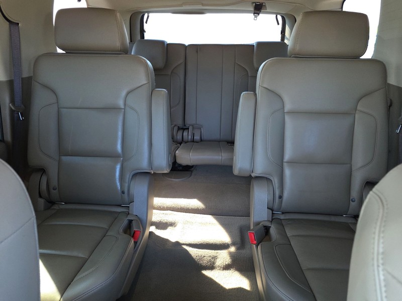 GMC Yukon Vehicle Full-screen Gallery Image 13