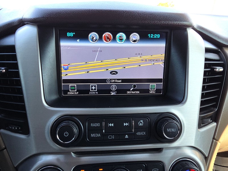 GMC Yukon Vehicle Full-screen Gallery Image 17