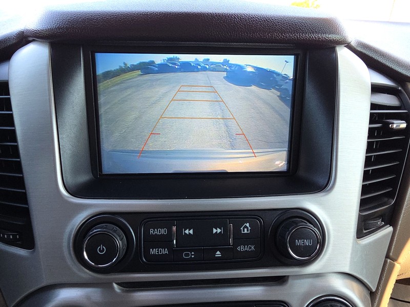 GMC Yukon Vehicle Full-screen Gallery Image 18