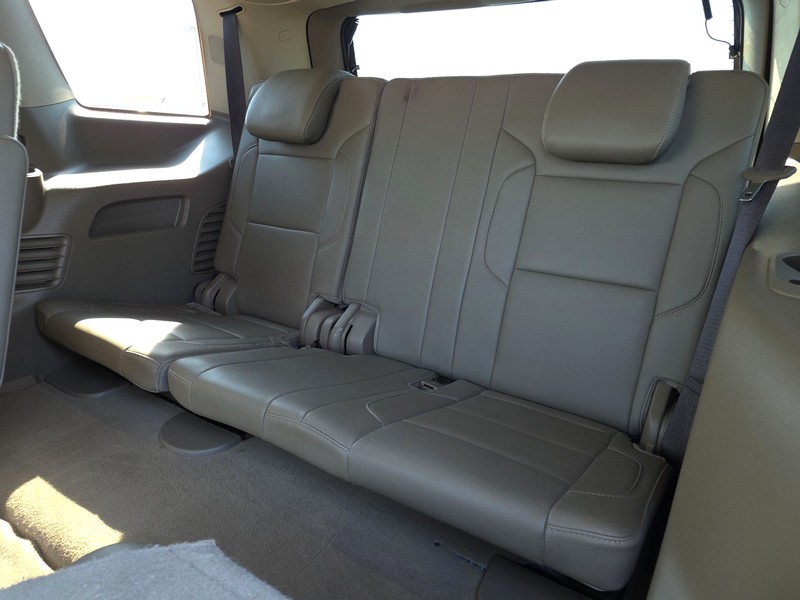 GMC Yukon Vehicle Full-screen Gallery Image 19