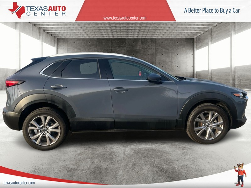 Mazda CX-30 Vehicle Full-screen Gallery Image 04