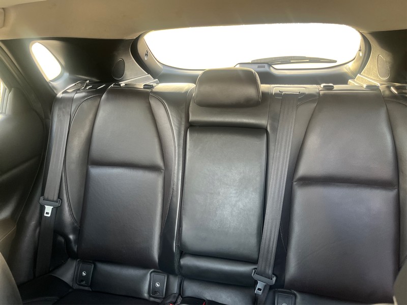 Mazda CX-30 Vehicle Full-screen Gallery Image 13